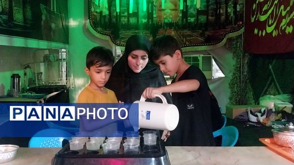 لذت خدمت به زوار در کنار خانواده