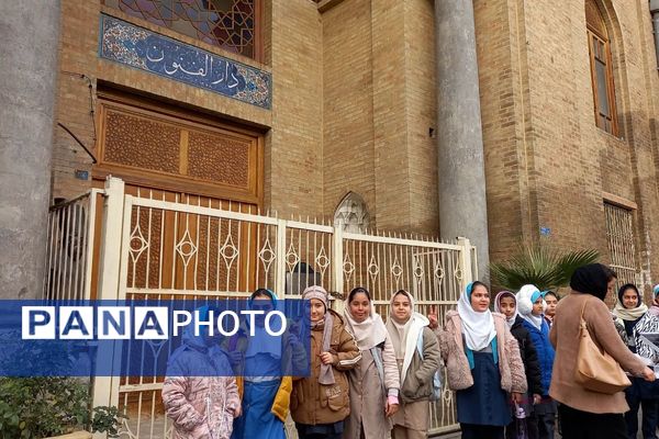 بازدید دانش‌آموزان دبستان صدیقی از آیین اختتامیه رویداد ملی دارالفنون