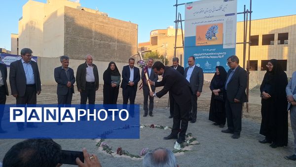  مراسم کلنگ‌زنی همزمان دو پروژه آموزشی در ناحیه چهار اصفهان