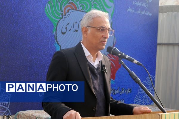 خشتِ بنای مدرسه ۱۸ کلاسه در شهرری گذاشته شد