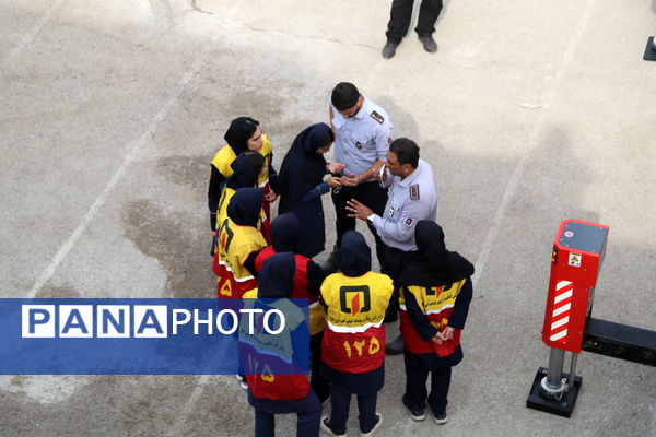 تمرین عملی دانش‌آموزان خوزستان برای بیست و هفتمین مانور سراسری زلزله