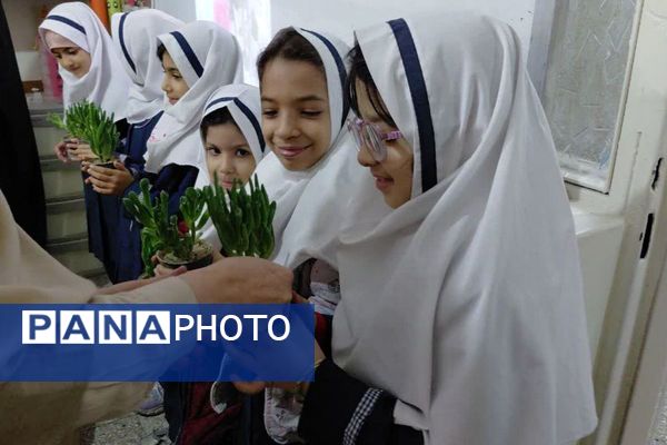 جشن ولادت بانوی دو عالم در دبستان وحیدکیهانی 