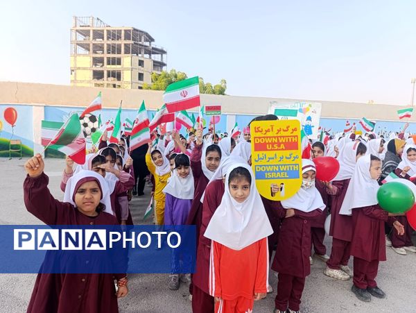 حماسه ۱۳ آبان در دبستان شهید تنیده 