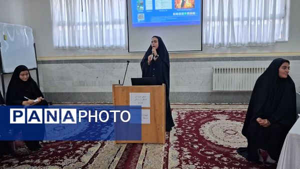 برپایی مناظره دانش‌آموزی در دبیرستان حضرت خدیجه (س) جعفرآباد قم