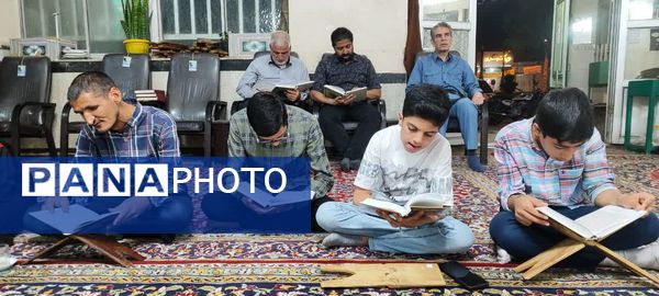 محفل انس با قرآن کریم به یاد شهدای ارتش در شهرستان کاشمر