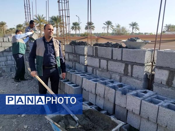 دیوار چینی حیاط مدرسه شهید رونما، هدیه گروه جهادی شهدای گمنام جغین 