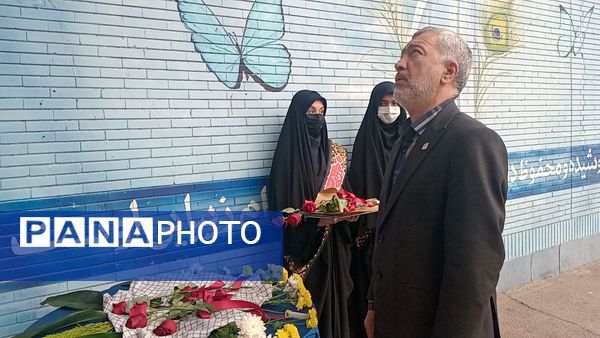 دختران شاهد قفلی خلاقیت خود را در نمایشگاه پژوهش به نمایش گذاشتند