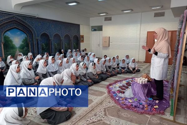 جشن بلوغ در دبستان شاهد فاطمه زهرا (س)