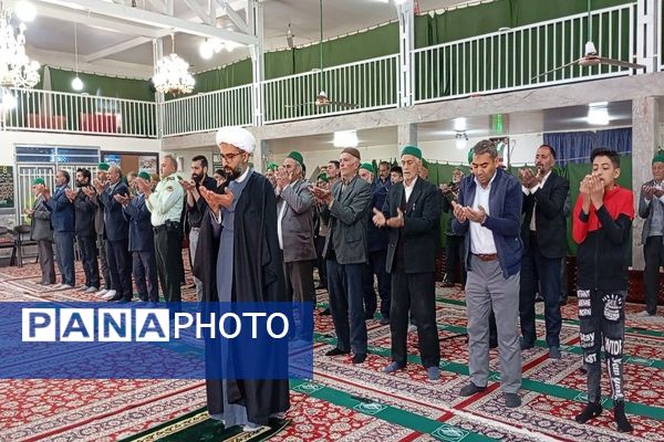 نماز جمعه همزمان با ایام فاطمیه در مسجد جامع شهر بارنیشابور