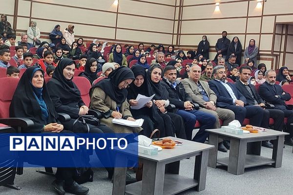 درخشش خلاقیت دانش آموزان قدسی در نمایشگاه دستاوردهای فناورانه و پژوهشی