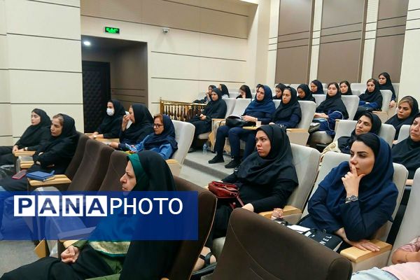 برگزاری کارگاه آموزشی پیشگیری از سرطان‌های شایع بانوان به‌مناسبت هفته فرهنگی در شهرستان ملارد 