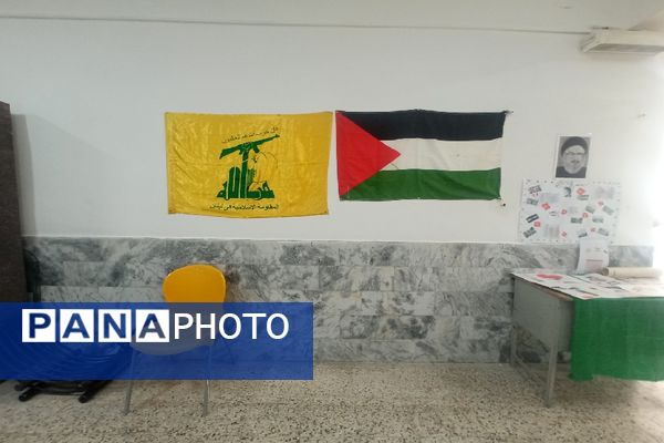 نمایشگاهی به نام نمایشگاه جبهه مقاومت در دبیرستان دخترانه دلیری 
