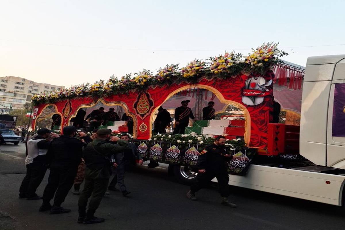 مراسم تشییع پیکرهای پاک ۱۰۰ شهید گمنام در تهران