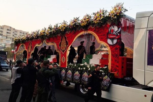 مراسم تشییع پیکرهای پاک ۱۰۰ شهید گمنام در تهران