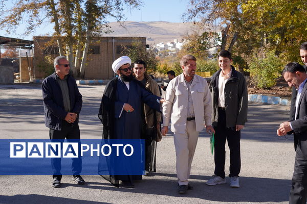 آیین بدرقه دانش آموزان منتخب به عمره دانش‌آموزی از هشت استان کشور در کرمانشاه