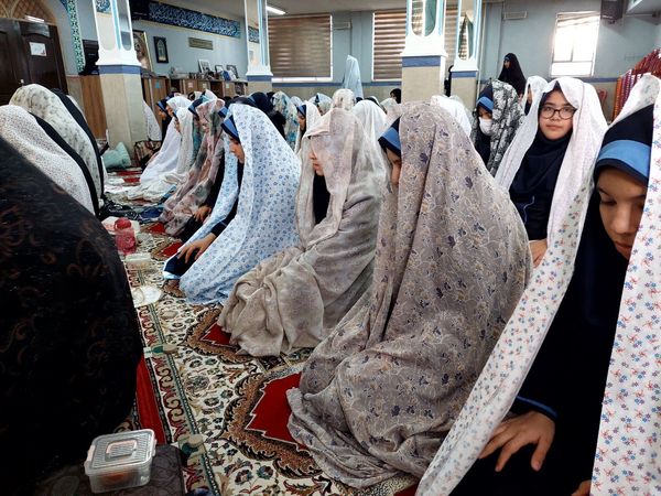 لحظات نورانی نماز استغاثه؛ اتحاد دل‌ها برای طلب باران