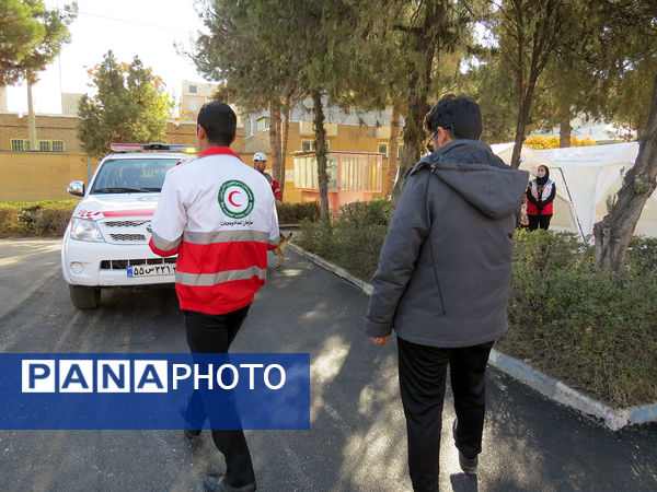 برگزاری مانور زلزله در هنرستان محمودیه شهرستان بجنورد 