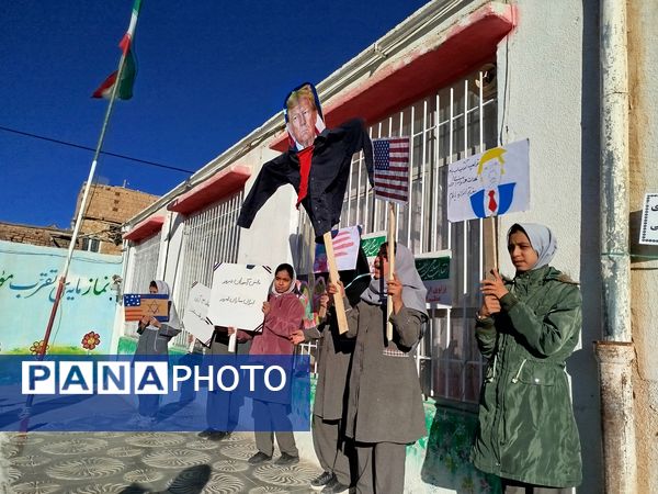 دانش‌آموزان شهید نجفی فدافن هم‌صدا با انقلاب در مراسم سیزده آبان