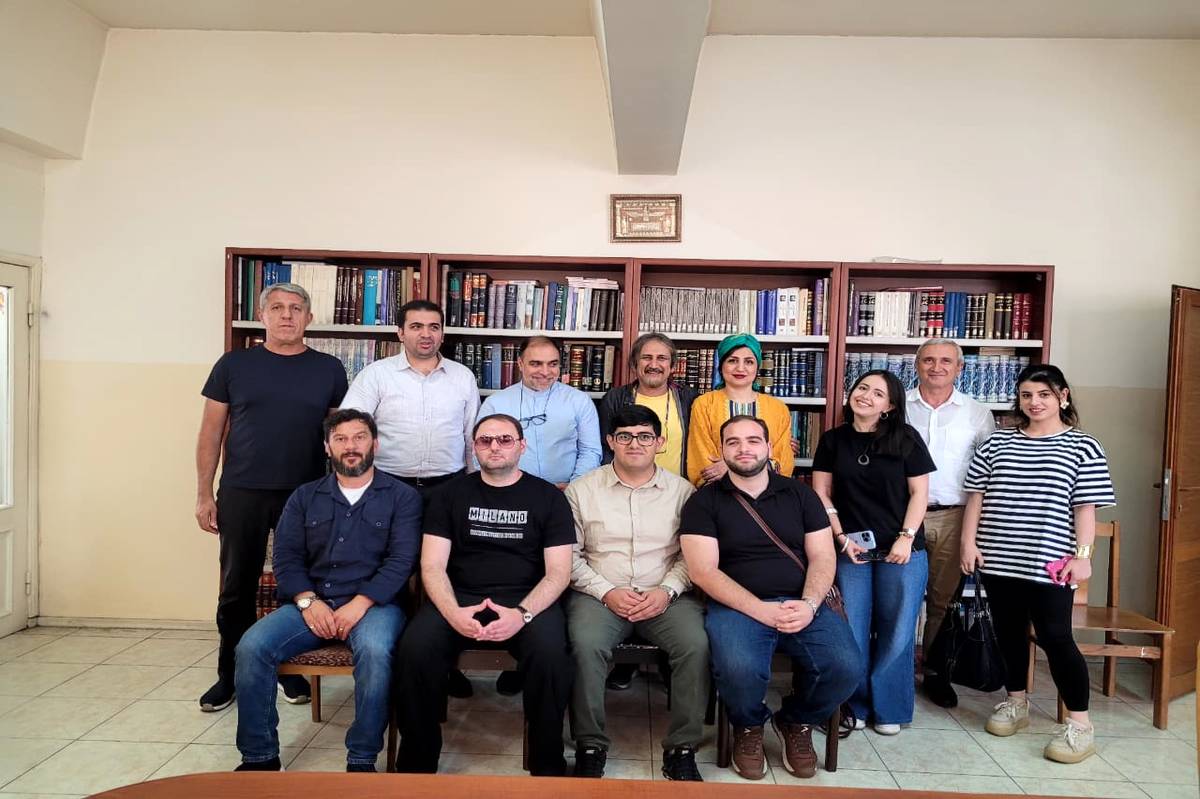 دیدار نویسنده ایرانی با ایرانشناسان ارمنی در حاشیه جشنواره کتاب ایروان