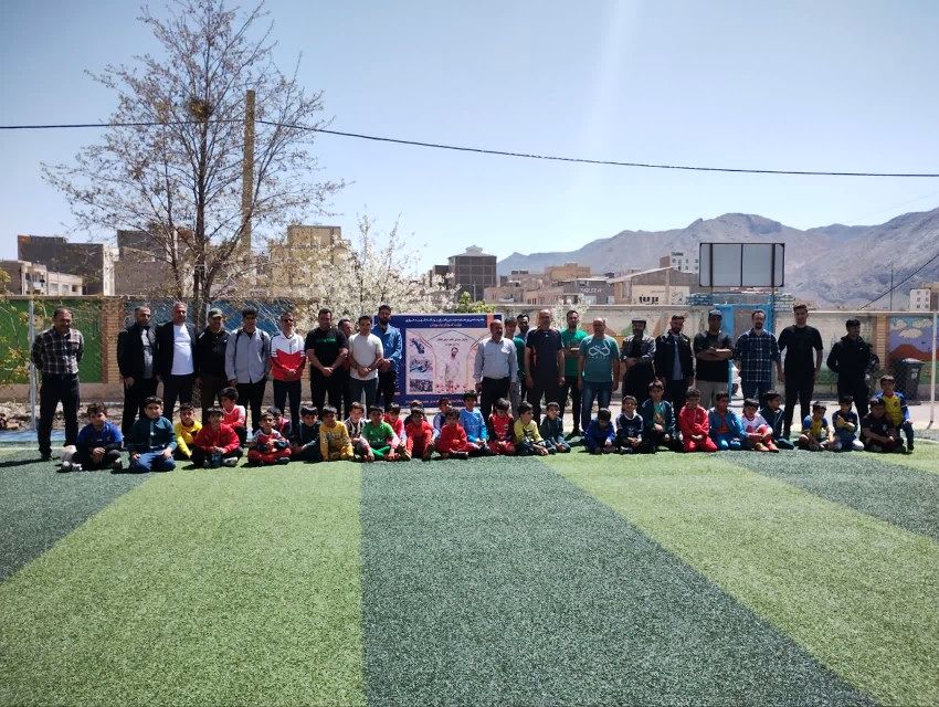 اجرای طرح شهید خرازی ( آزادسازی فضای ورزشی) در دبستان پیامبراعظم ( ص) شهرستان فیروزکوه 