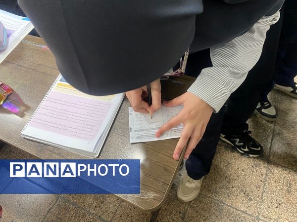 برگزاری انتخابات شورای دانش آموزی در دبیرستان مطهره ناحیه ۶