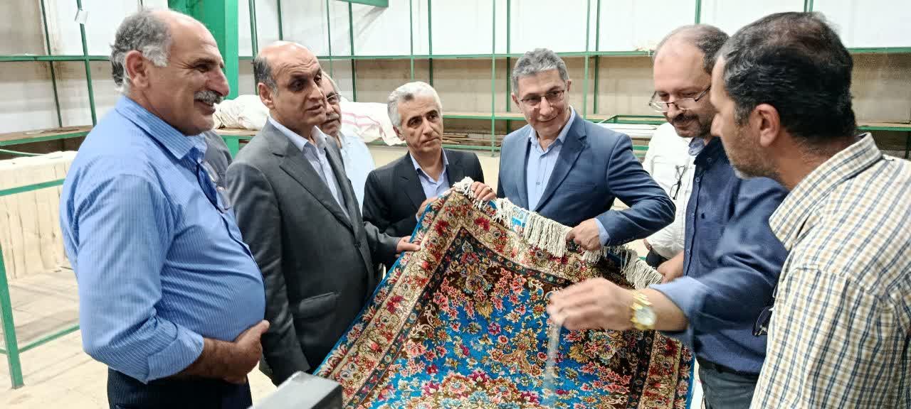 بازید استاندار گیلان از شرکت ابریشم صومعه‌سرا