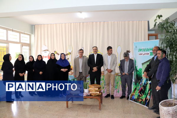 جشنواره غذای سالم در دبستان دخترانه سما شهرستان شیروان