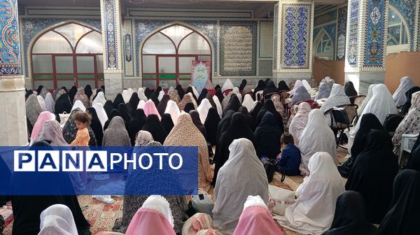 نماز جمعه با حضور دانش‌آموزان فعال بسیجی شهر بن