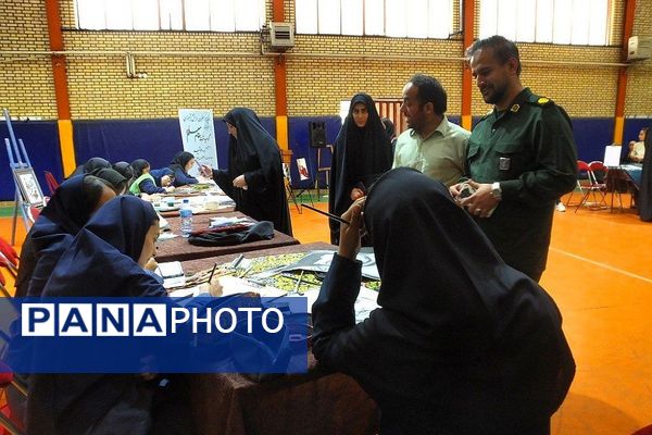 نقش‌بستن ارادت بر بوم هنر؛ نخستین رویداد هنری دانش‌آموزی پیشوا در بزرگداشت مقام معلم