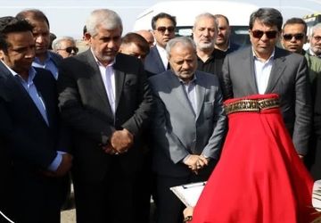 ادای احترام وزیر آموزش و پرورش به مقام شامخ شهدای شهرستان جیرفت 