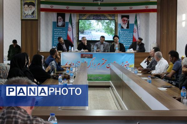 نشست اصحاب رسانه شهرستان سامان با مدیرکل فرهنگ و ارشاد اسلامی استان چهارمحال و بختیاری