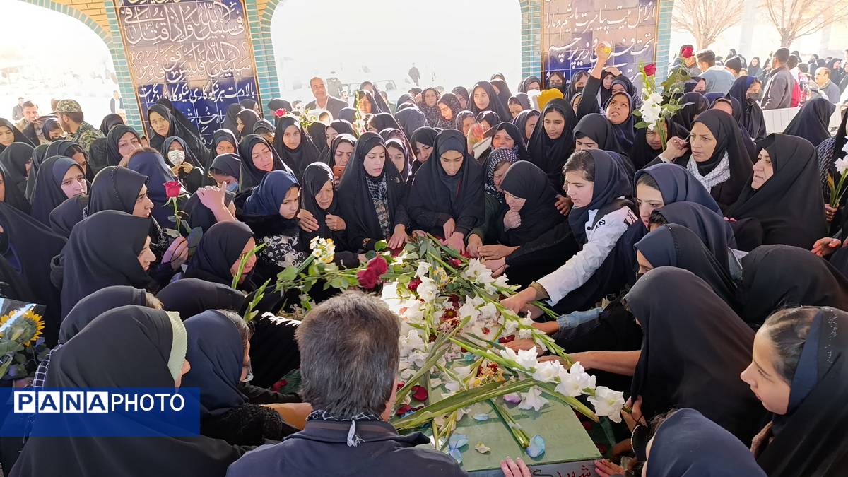 مراسم تشییع شهید گمنام در شهر سفیددشت 