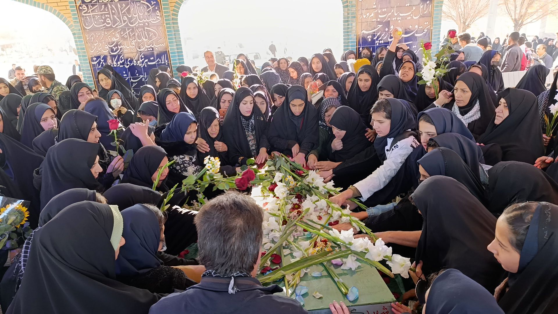 مراسم تشییع شهید گمنام در شهر سفیددشت 