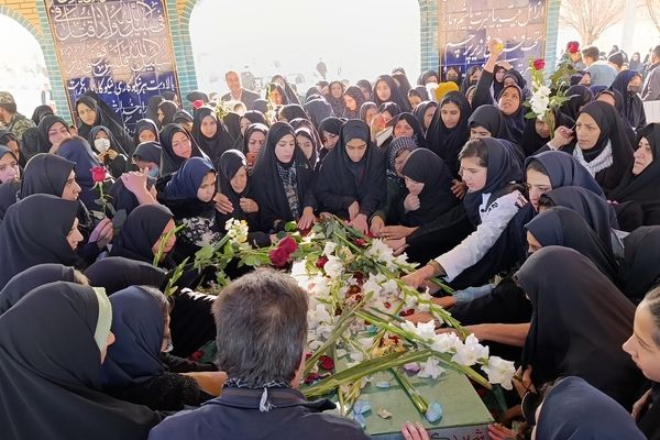 مراسم تشییع شهید گمنام در شهر سفیددشت 