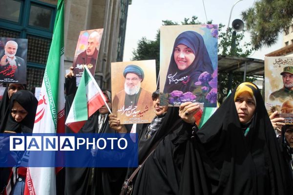 تجمع بزرگ دانش‌آموزان و فرهنگیان در حمایت از مردم مظلوم غزه و فلسطین