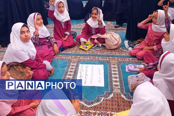اجتماع بزرگ جوانان نقش آفرین و گام دوم انقلاب به‌مناسبت گرامیداشت هفته دفاع مقدس