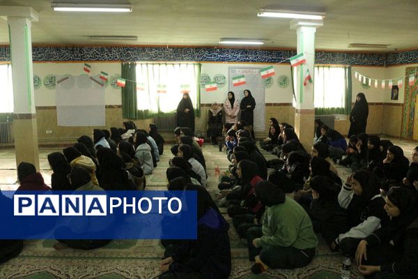 مدرسه حضرت معصومه میزبان نشست تخصصی هدایت تحصیلی دانش‌آموزان پایه نهم