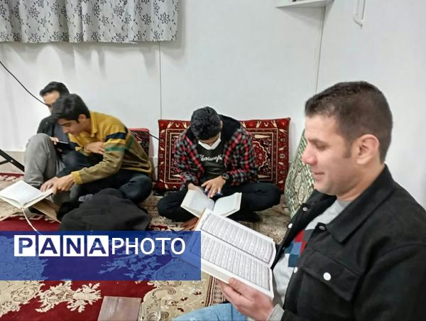 محفل انس با قرآن به‌مناسبت دهه فجر در کاشمر