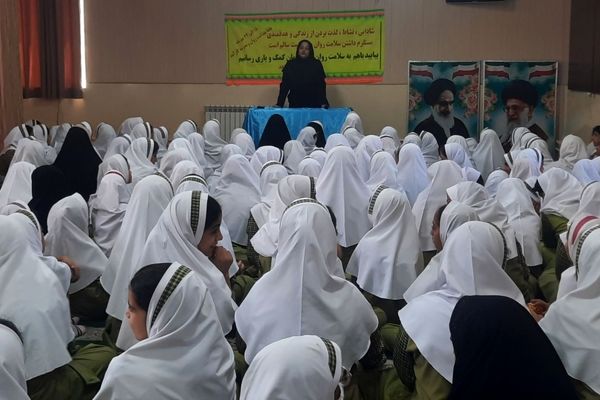 گفت‌وگوی صمیمی درباره آرامش ذهنی در مدرسه حضرت معصومه(س) شاهد