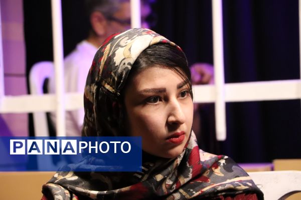 نمایش «در باران آمد» تا سوم مهرماه روی صحنه می‌رود