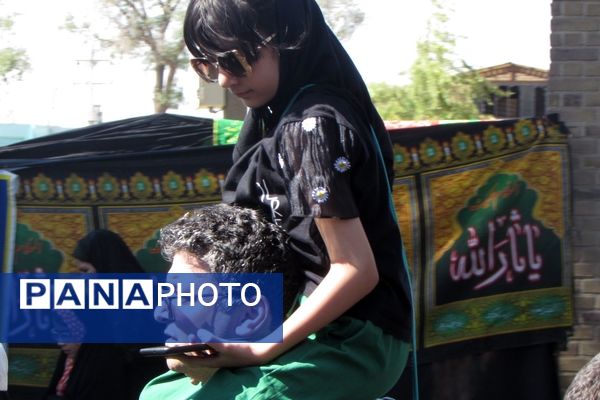 حضور مردم حسینی شهرستان نیشابور در پیاده‌روی دلدادگان حسینی 