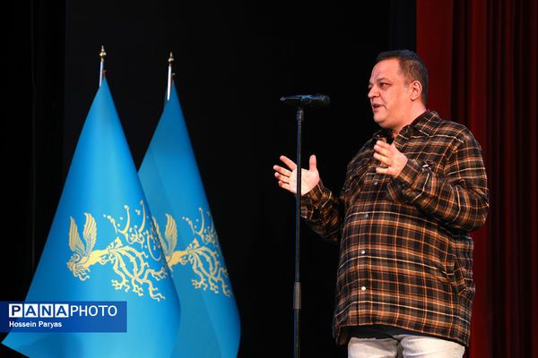 نشست خبری دبیر چهل و سومین جشنواره فیلم فجر