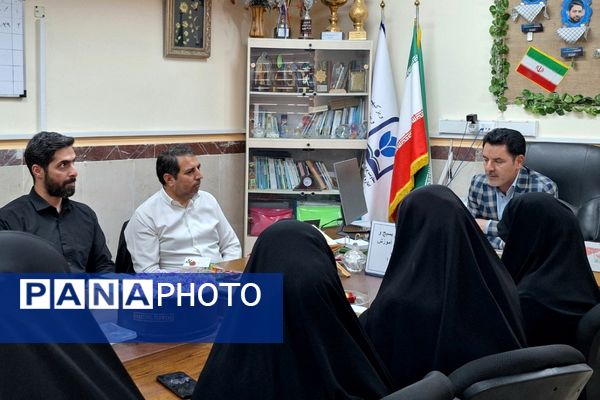 جلسه هم اندیشی بسیج و معاونت پرورشی شهرستان قدس جهت هماهنگی تابستانی  پربار دانش آموزان