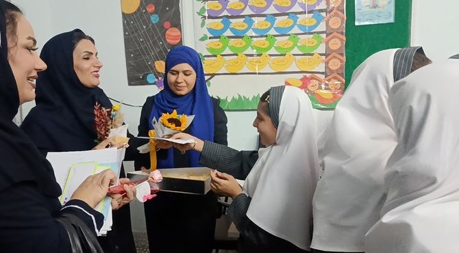 دستان کوچک، قلب‌های بزرگ