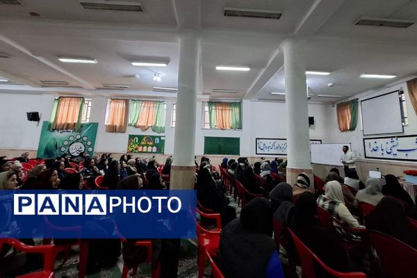 جلسه آموزش سوادرسانه‌ای در دبیرستان ولیعصر ناحیه یک شهرری