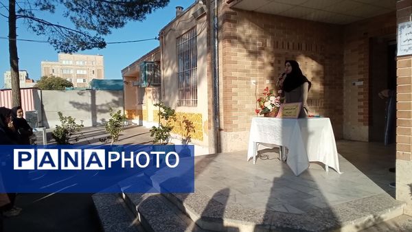 مراسم‌ هفته‌ کتاب‌ و‌ کتابخوانی‌ در‌ دبیرستان‌ نمونه‌ اندیشه‌‌ کاشمر