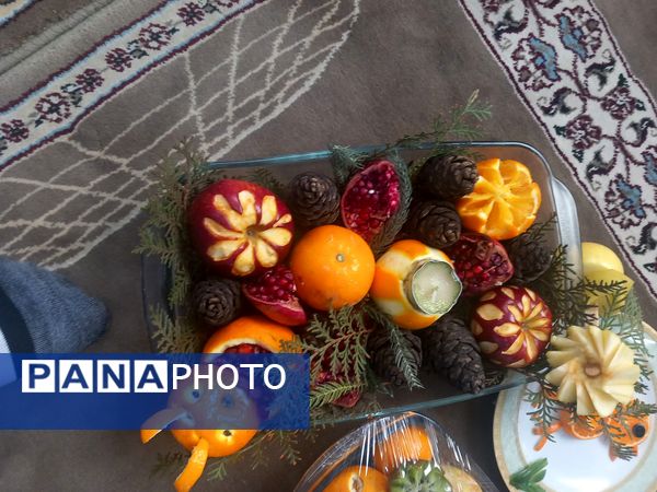 جشنواره میوه آرایی در مدرسه شهید غلامی خلیل آباد 
