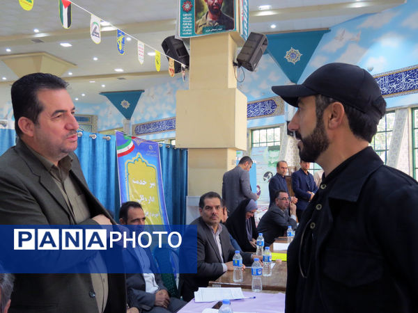 برپایی میز خدمت آموزش و پرورش خراسان شمالی