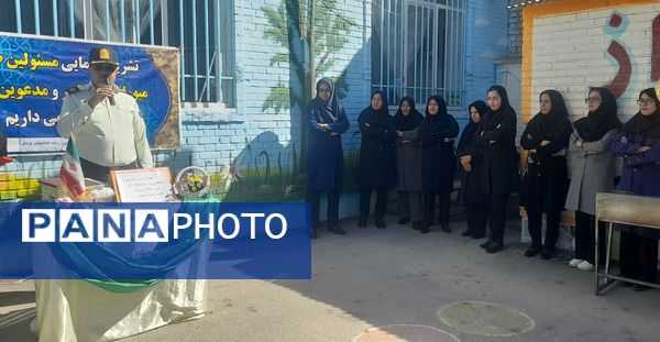 بازدید سبزپوشان نیروی انتظامی با دانش‌آموزان مدرسه ربابه هاشمیان یزدی