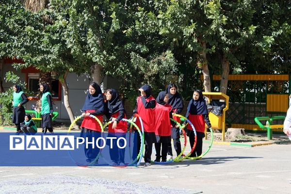 برگزاری جشنواره ورزشی در مدرسه شهید غیوری ناحیه یک شهرری